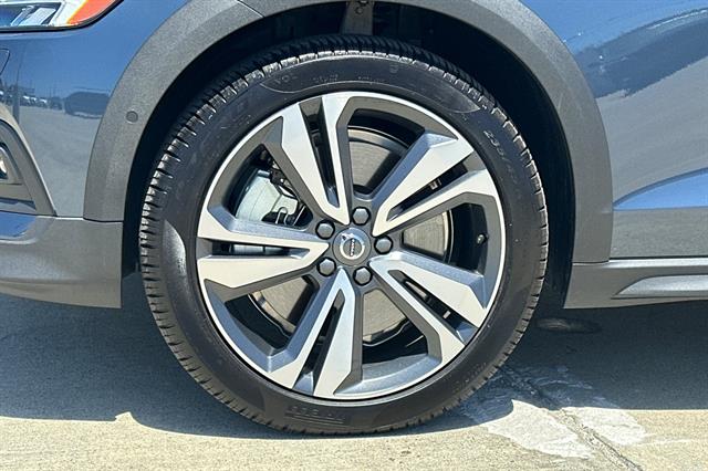 2026 Volvo V60 Cross Country Plus - Photo 32