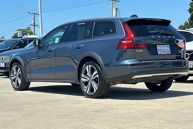 2026 Volvo V60 Cross Country Plus - Photo 5
