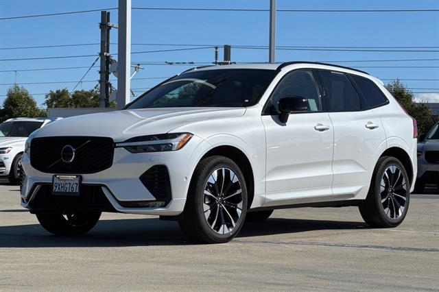 2026 Volvo XC60 Plus - Photo 7