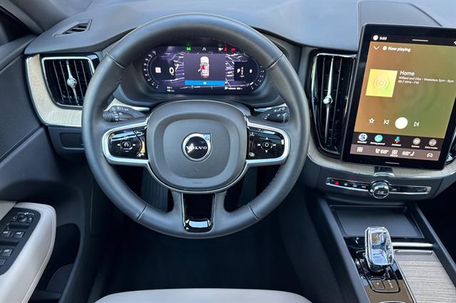 2026 Volvo XC60 Plus - Photo 15