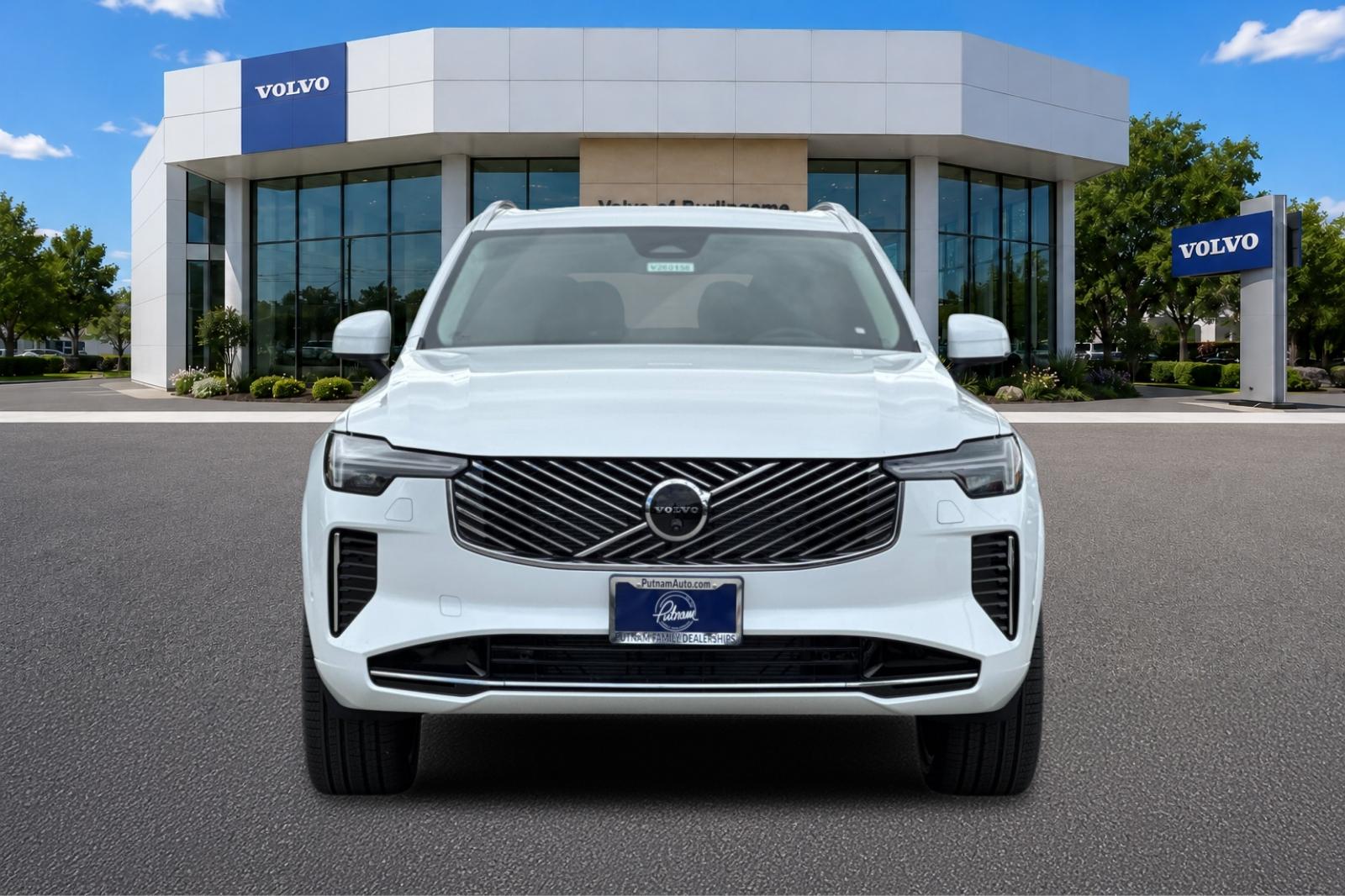 2026 Volvo XC90 Plus - Photo 8
