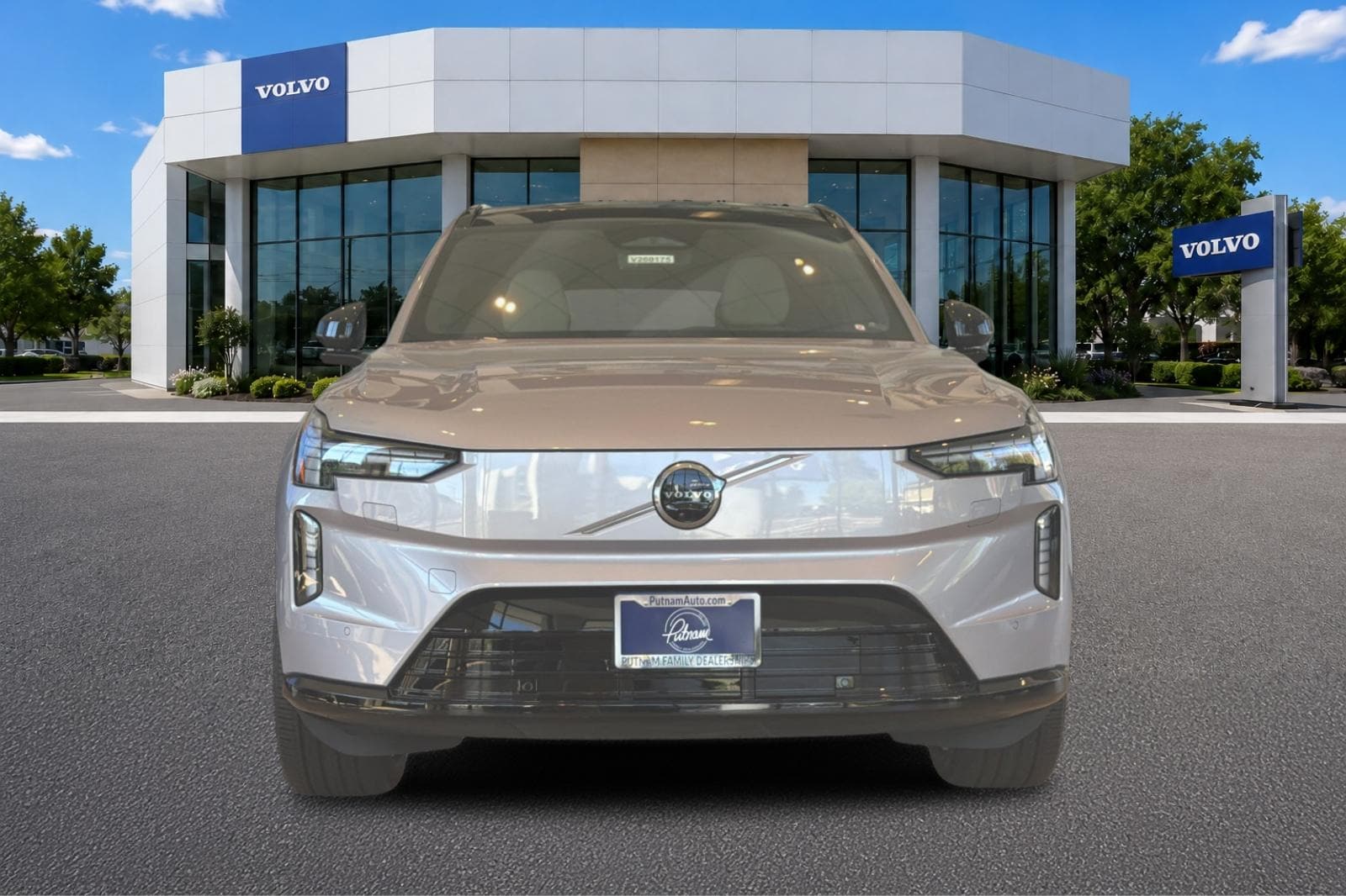 2026 Volvo EX90 Plus - Photo 8