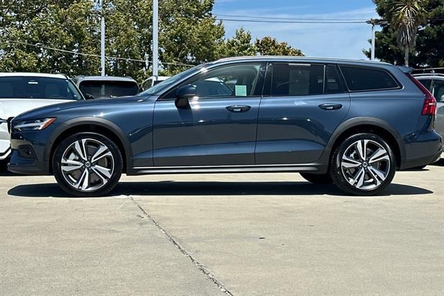 2026 Volvo V60 Cross Country Plus - Photo 6