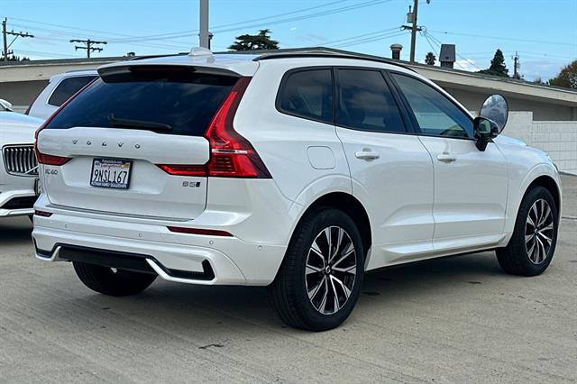 2024 Volvo XC60 B5 Plus photo 3