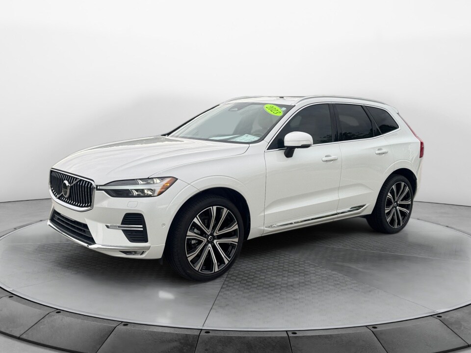 2023 Volvo XC60 B5 Ultimate photo 3