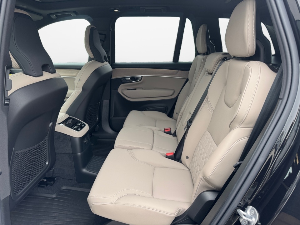 2026 Volvo XC90 Plus - Photo 13