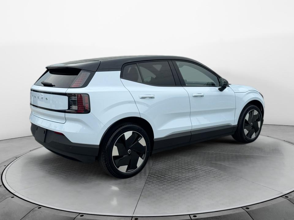 2026 Volvo EX30 Plus - Photo 7