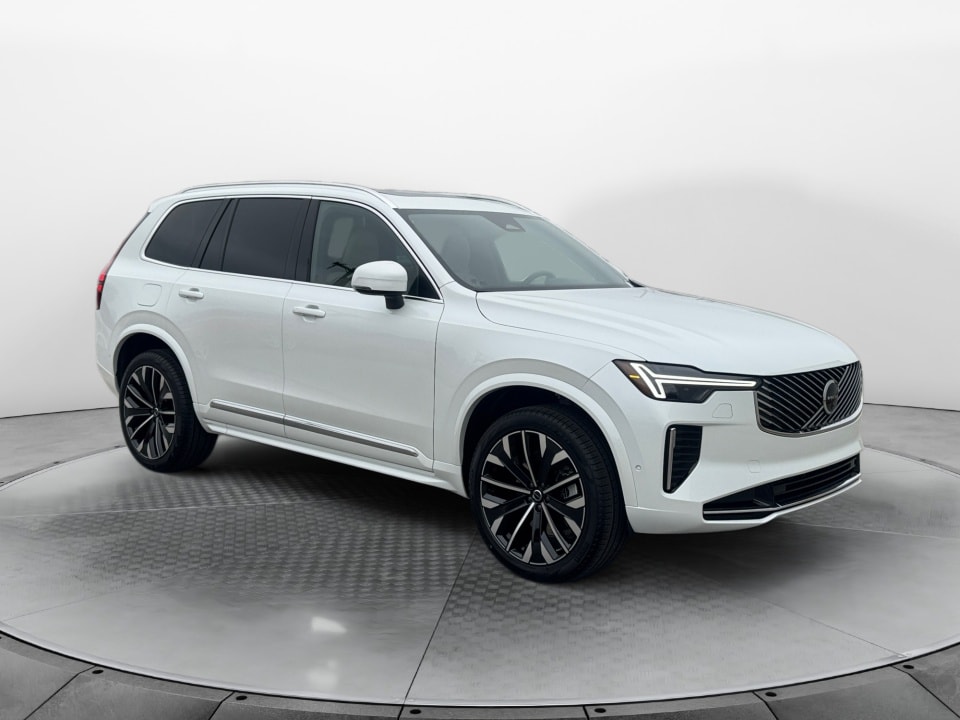 2026 Volvo XC90 Plus's photo