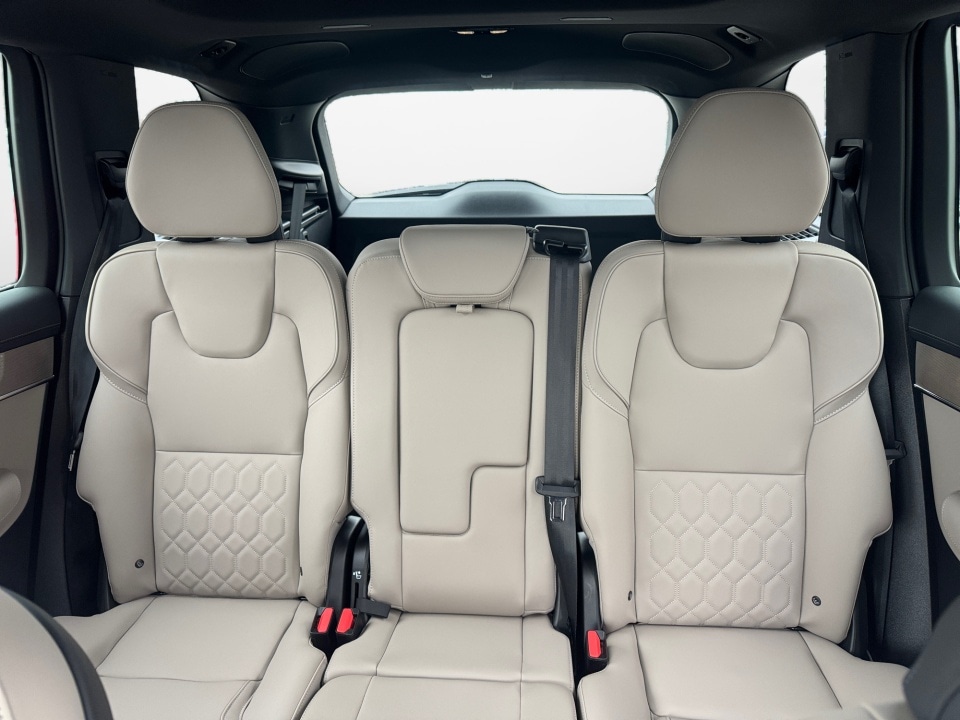 2026 Volvo XC90 Plus - Photo 12