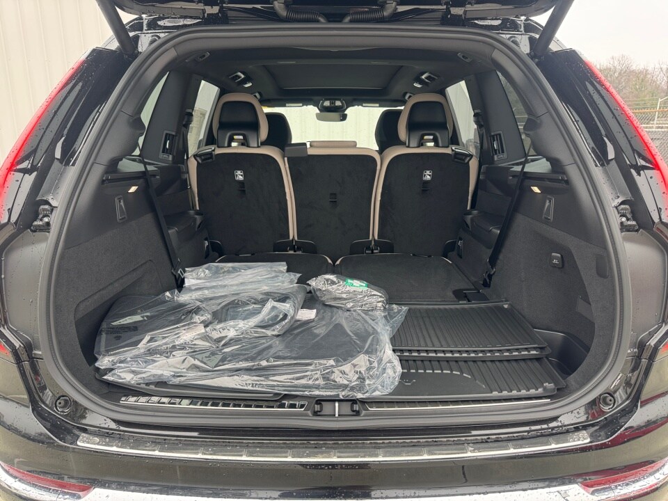 2026 Volvo XC90 Plus - Photo 15