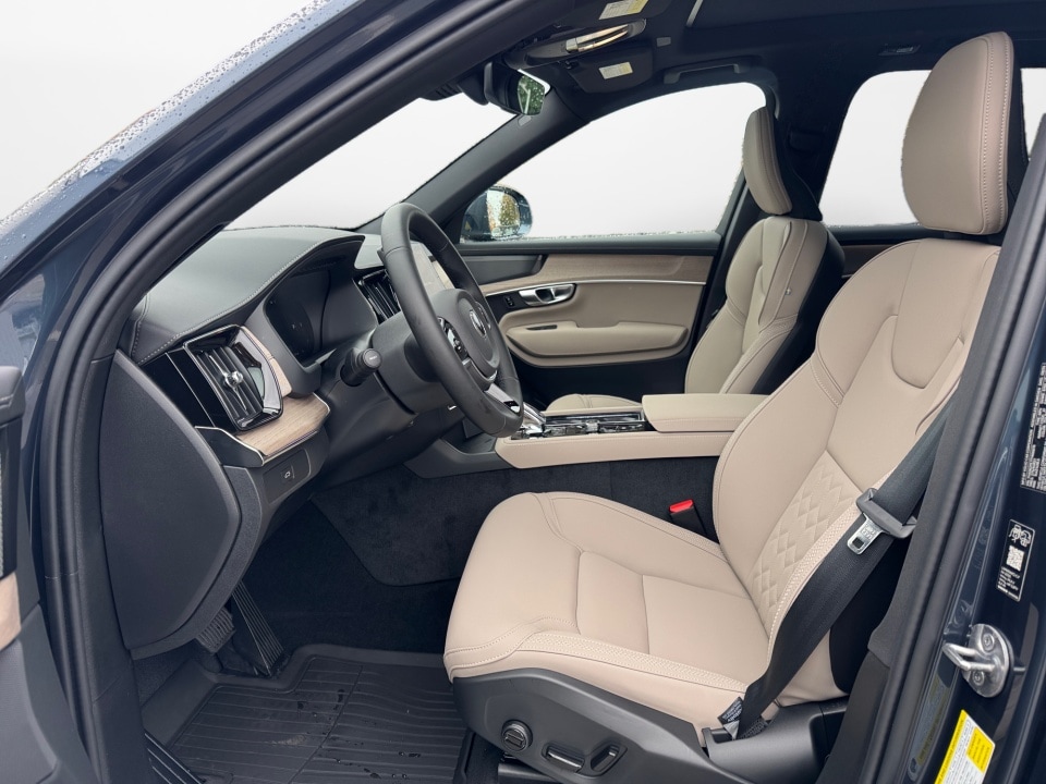 2026 Volvo XC90 Plus - Photo 9