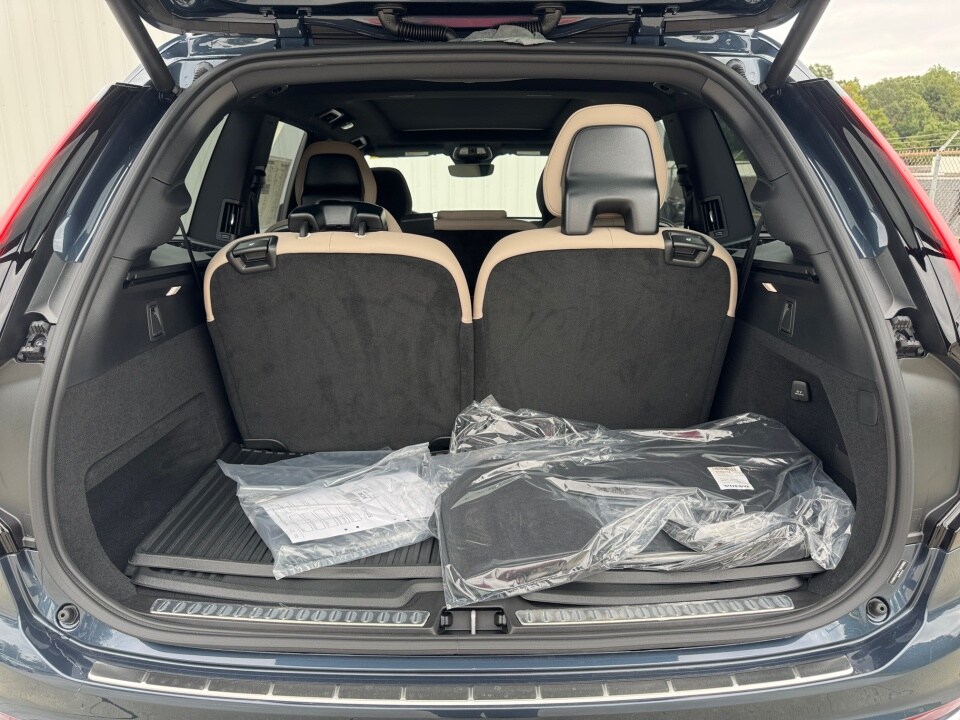 2026 Volvo XC90 Plus - Photo 15