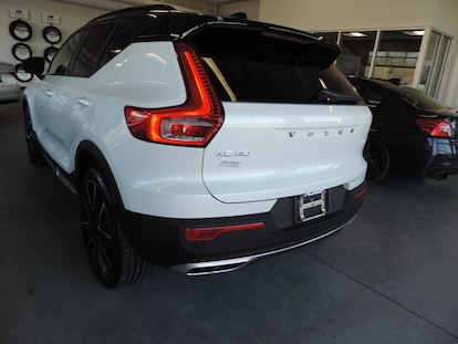 19 Volvo Xc40 T4 R Design Price