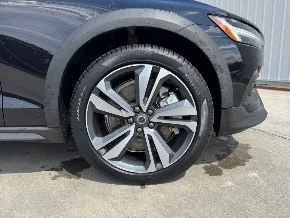 2025 Volvo V60 Cross Country Plus - Photo 25