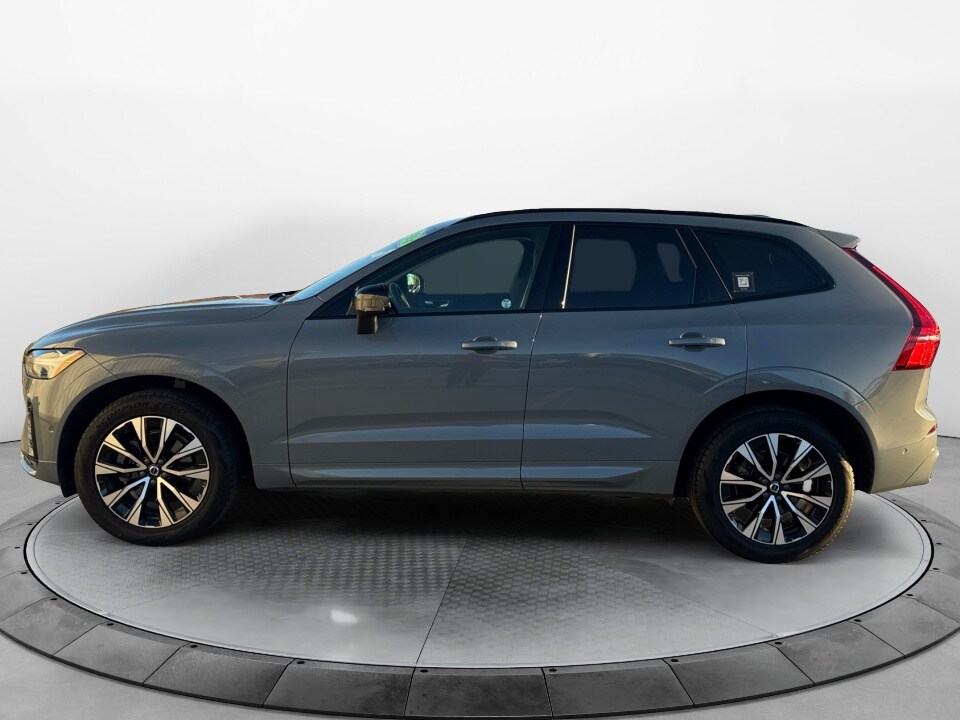 2024 Volvo XC60 B5 Plus photo 4