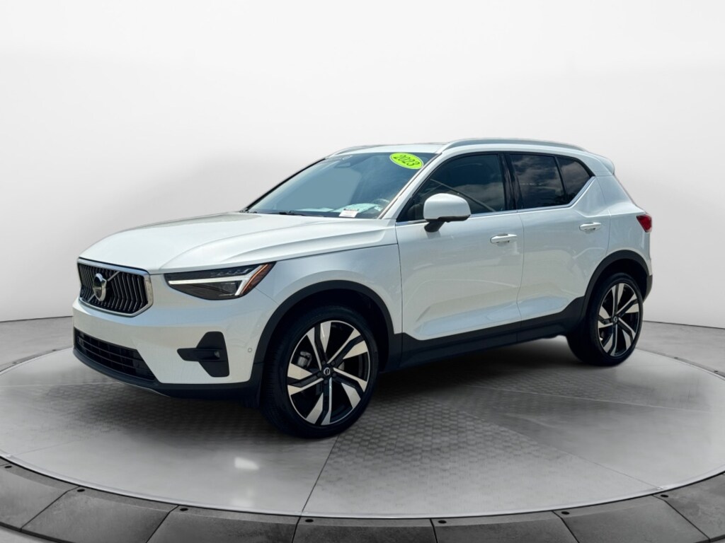 Certified 2023 Volvo XC40 Ultimate Bright Theme SUV