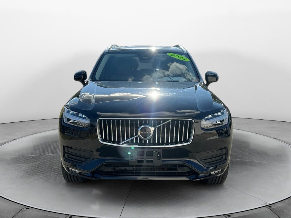 2023 Volvo XC90 B5 Core photo 2