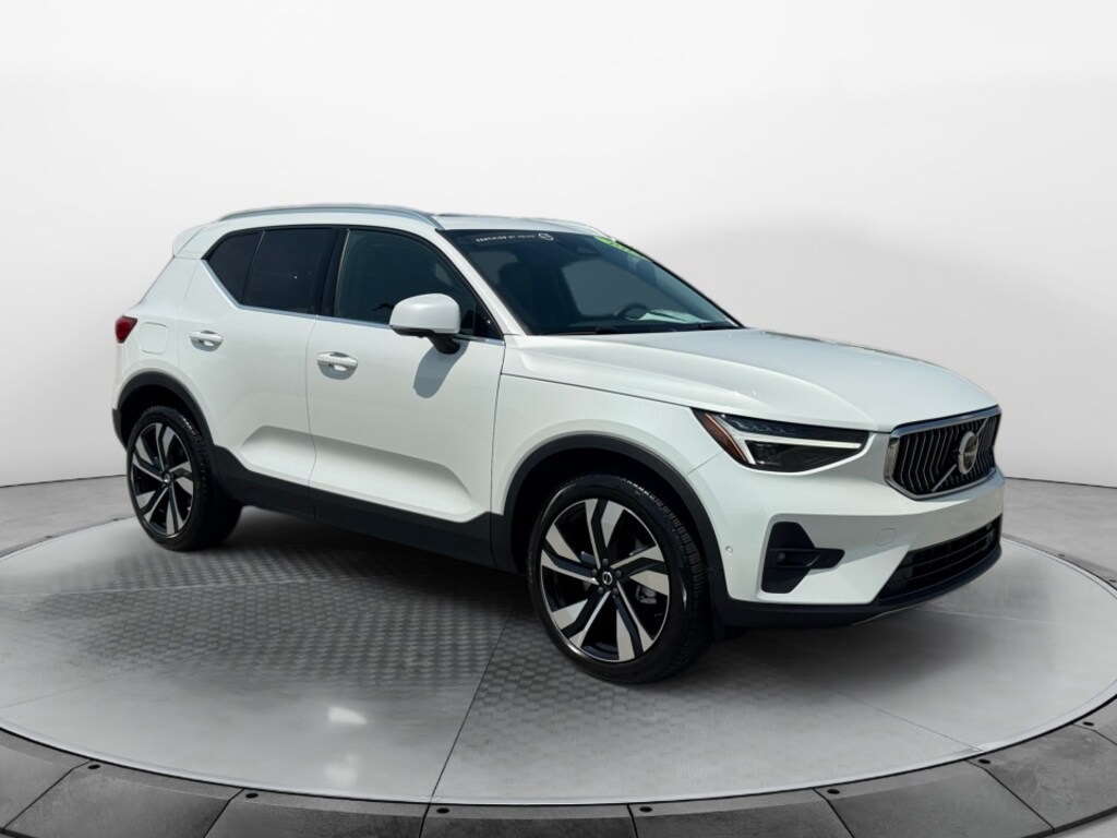Certified 2023 Volvo XC40 Ultimate Bright Theme SUV