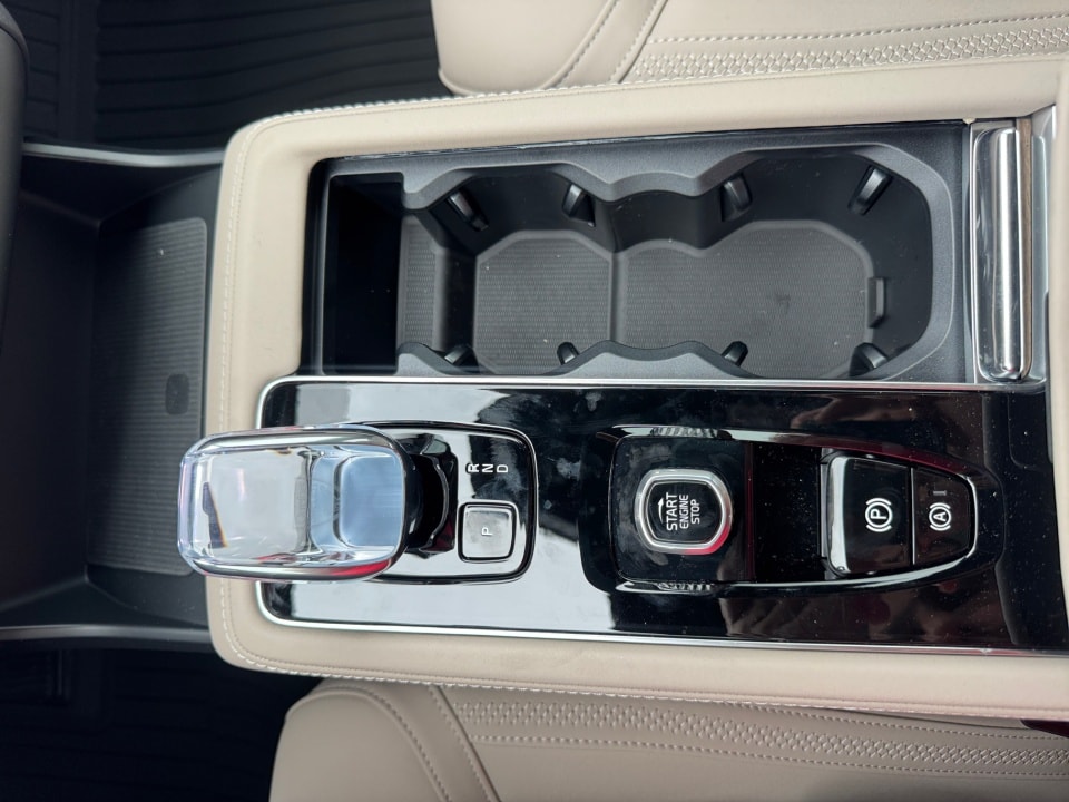 2026 Volvo XC90 Plus - Photo 20