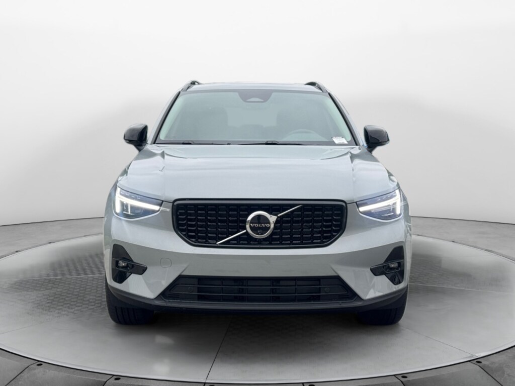 New 2026 Volvo XC40 B5 Plus SUV