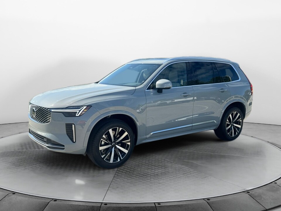 2026 Volvo XC90 Core photo 3