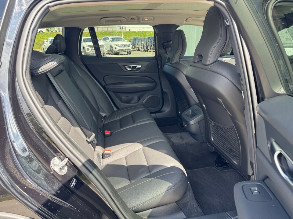 2025 Volvo V60 Cross Country Plus - Photo 29