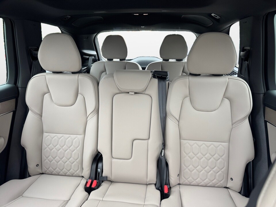 2026 Volvo XC90 Plus - Photo 12