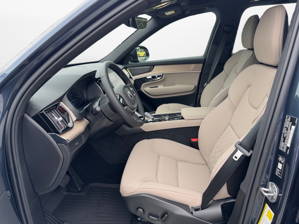 2026 Volvo XC90 Plus - Photo 9