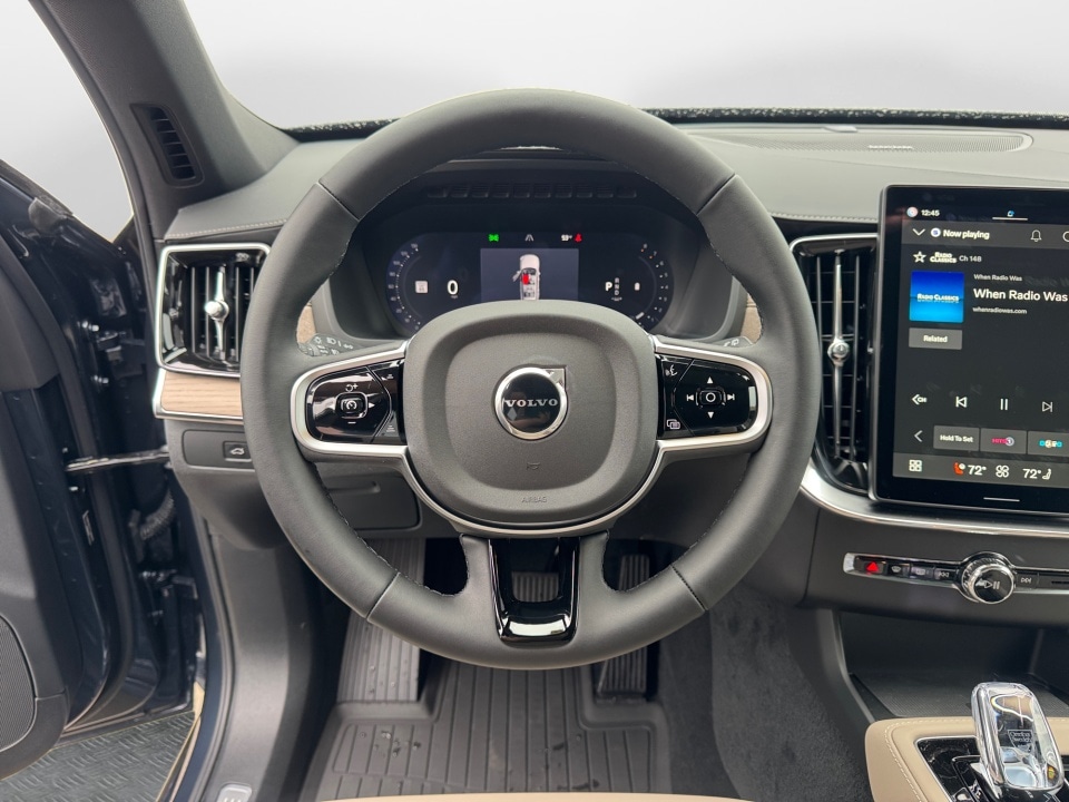 2026 Volvo XC90 Plus - Photo 10
