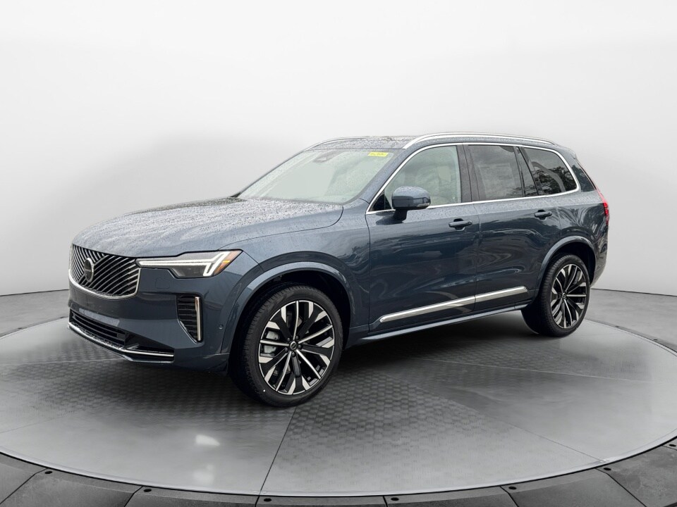 2026 Volvo XC90 Plus photo 3