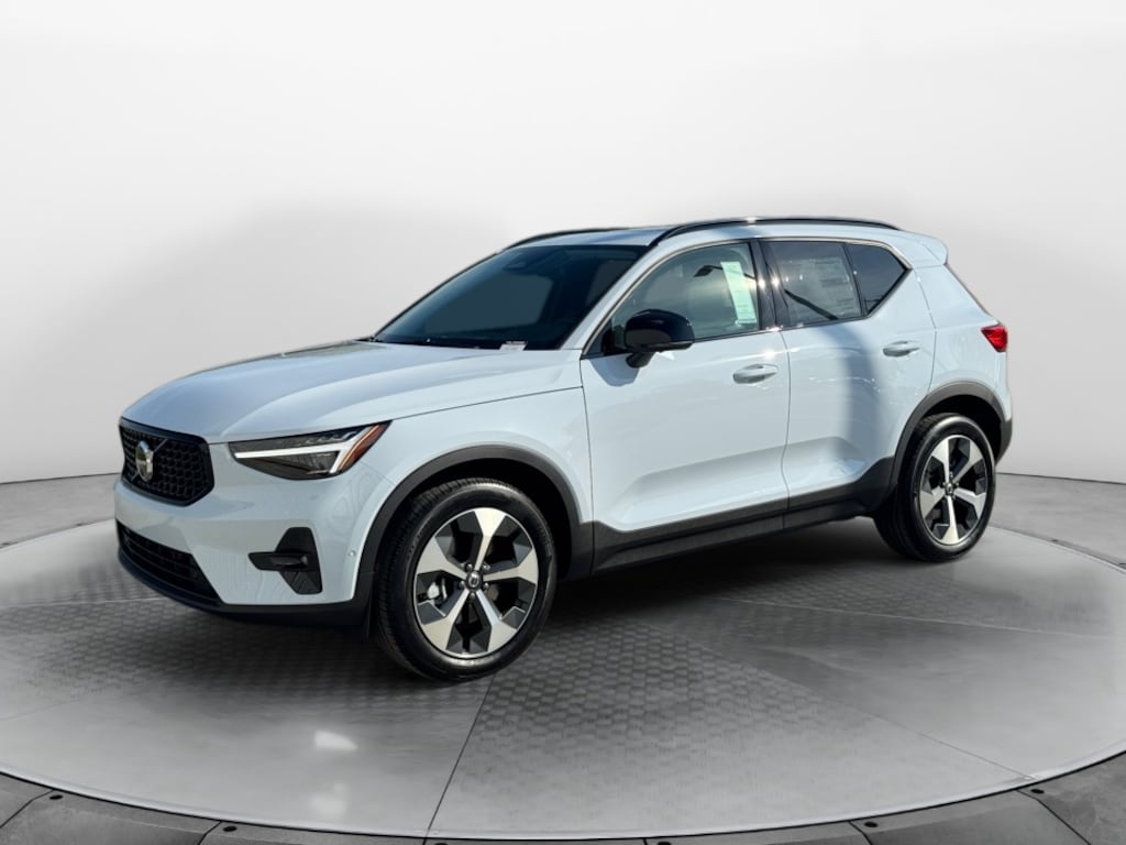 New 2026 Volvo XC40 B5 Plus SUV