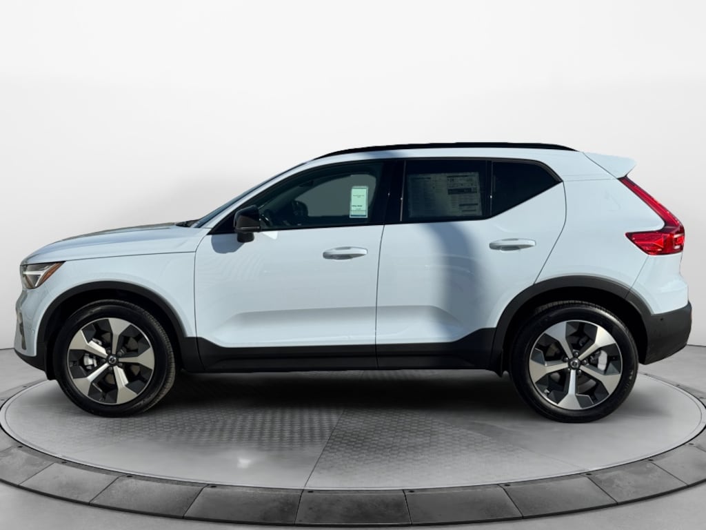 New 2026 Volvo XC40 B5 Plus SUV