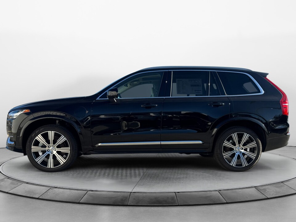 2025 Volvo XC90 T8 Plus photo 4
