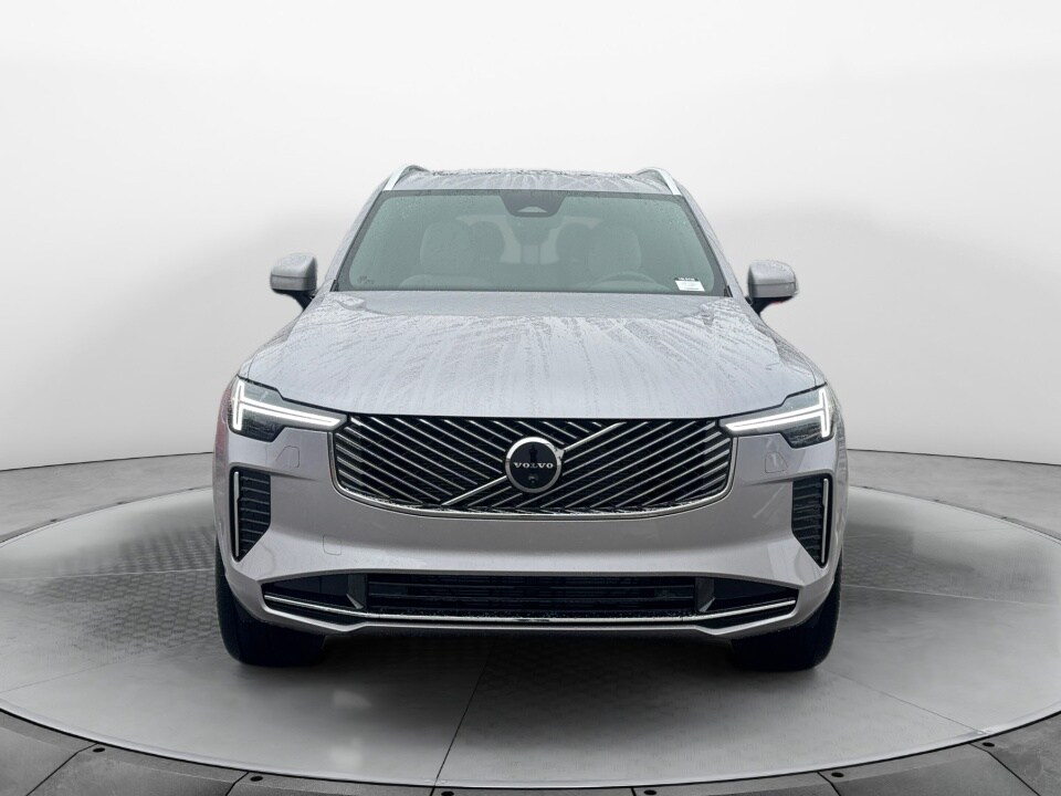 2026 Volvo XC90 Plus photo 2