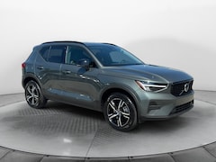 2026 Volvo XC40 B4 Core FWD SUV YV4K92UK2T2657202