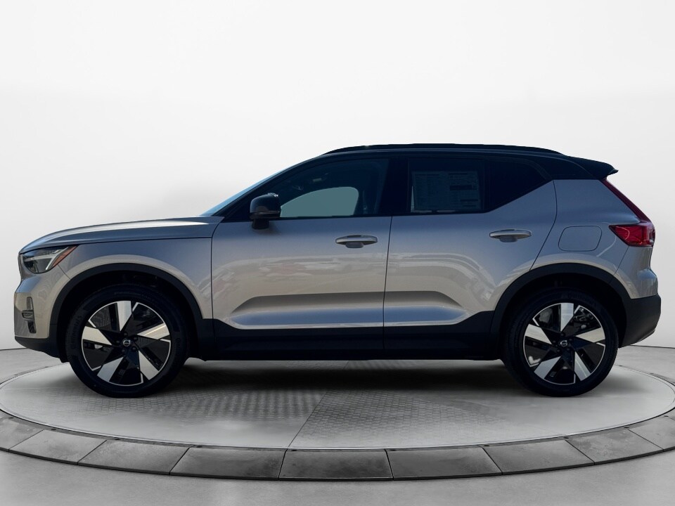 2024 Volvo XC40 Recharge Twin Core photo 4