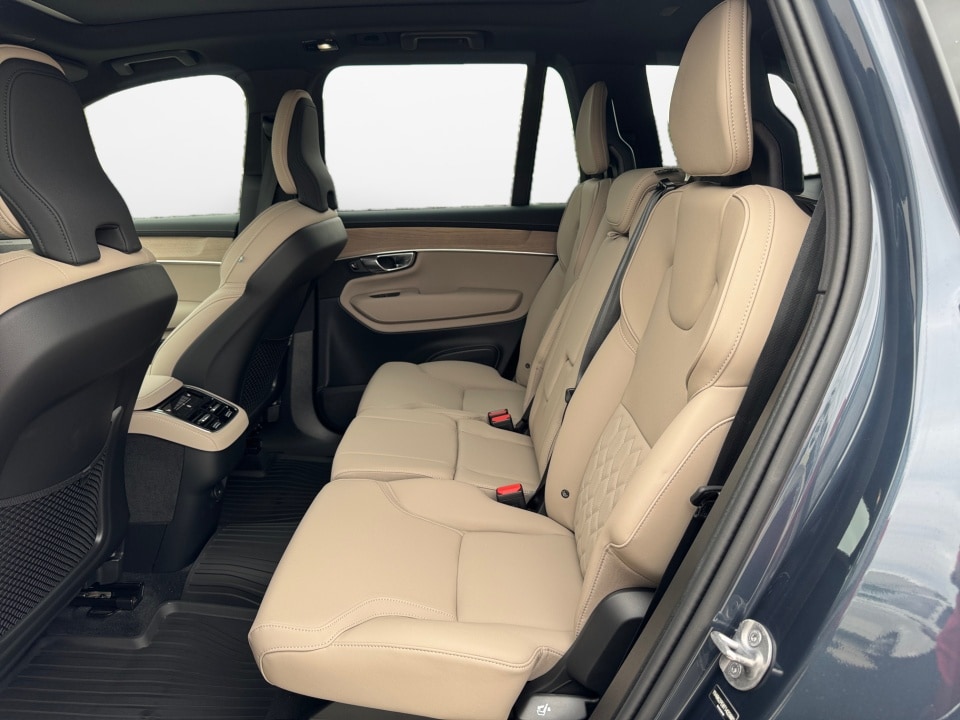 2026 Volvo XC90 Plus - Photo 13