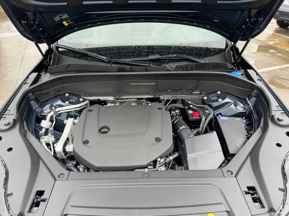 2026 Volvo XC90 Plus - Photo 16