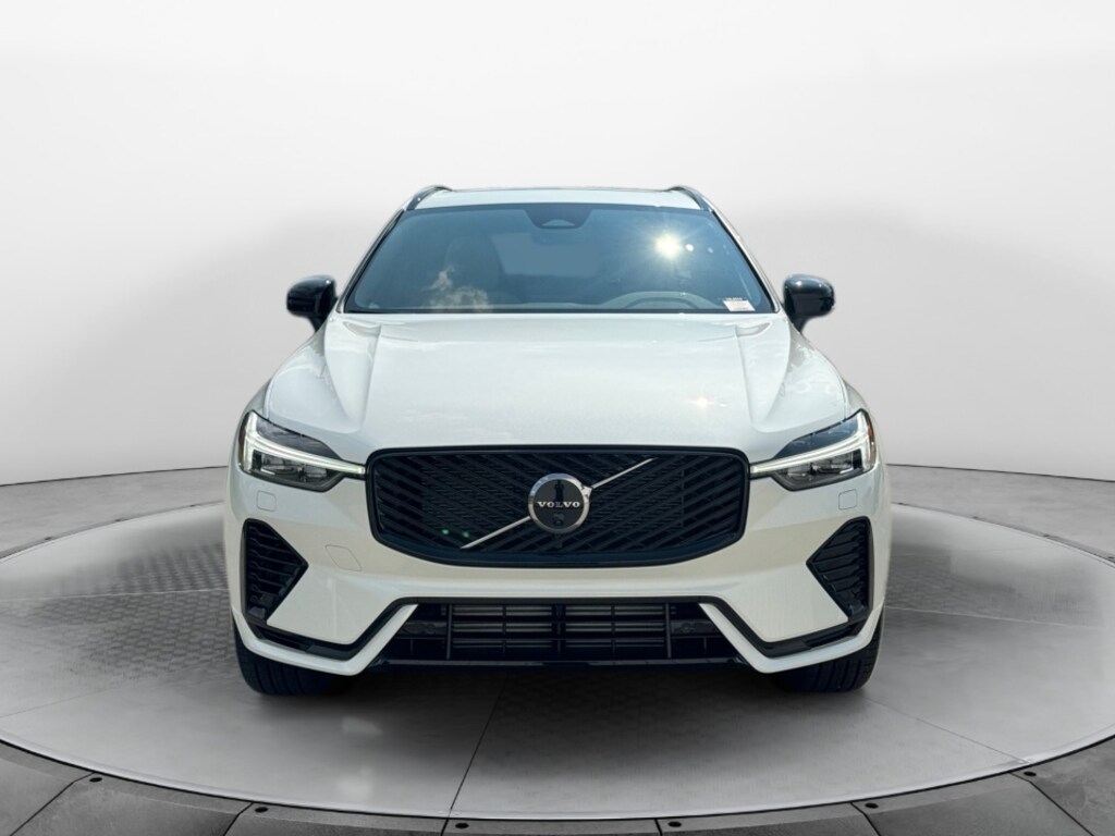 New 2026 Volvo XC60 plug-in hybrid T8 Plus SUV