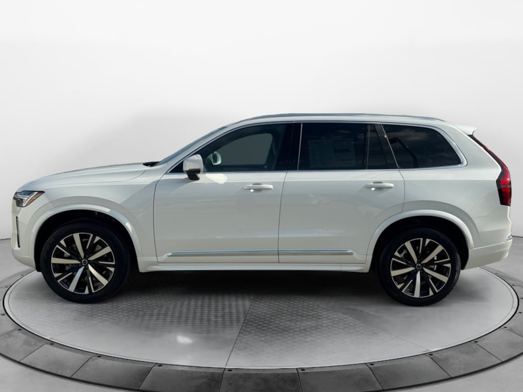 New 2026 Volvo XC90 B5 Core SUV