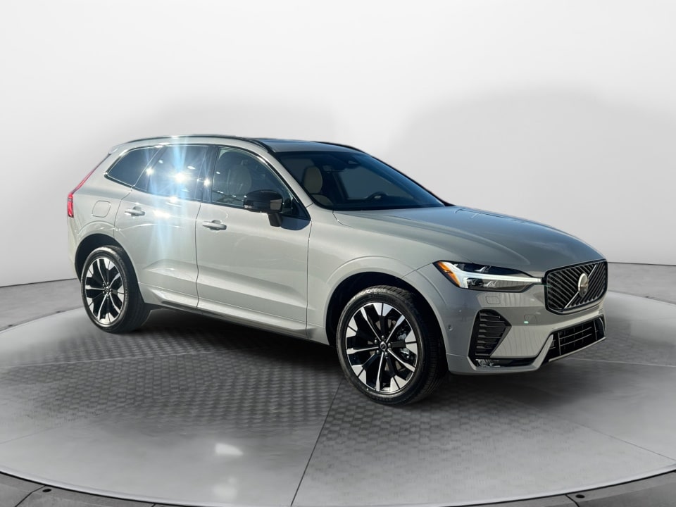 2026 Volvo XC60 Plus's photo