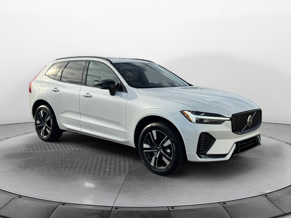 2026 Volvo XC60 Plus's photo