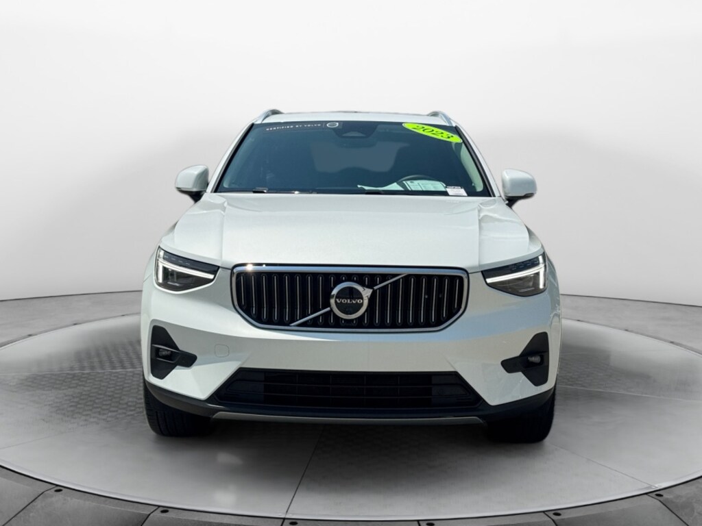 Certified 2023 Volvo XC40 Ultimate Bright Theme SUV