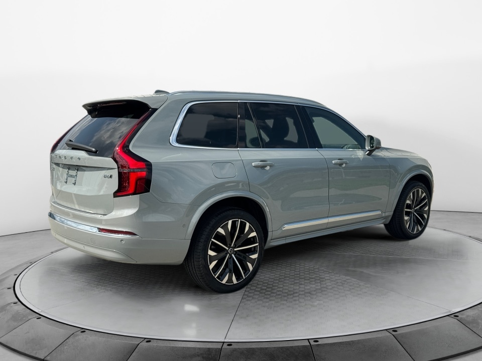 2026 Volvo XC90 Plus - Photo 7