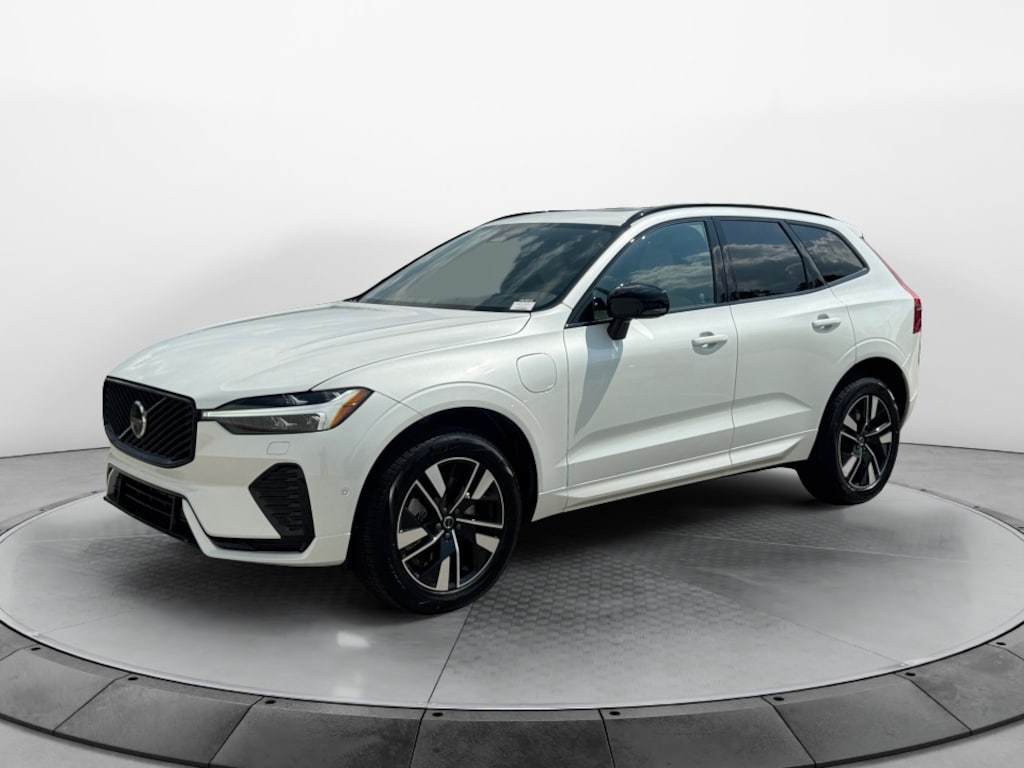 New 2026 Volvo XC60 plug-in hybrid T8 Plus SUV