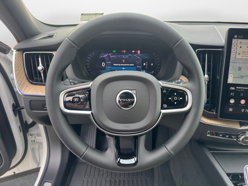 2026 Volvo XC60 Plus - Photo 10
