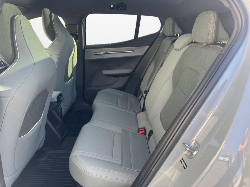 2026 Volvo EX30 Ultra - Photo 13