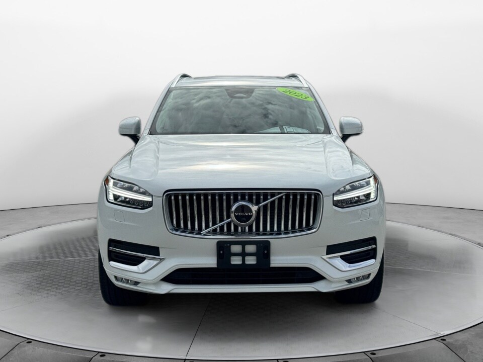 2023 Volvo XC90 Plus photo 2
