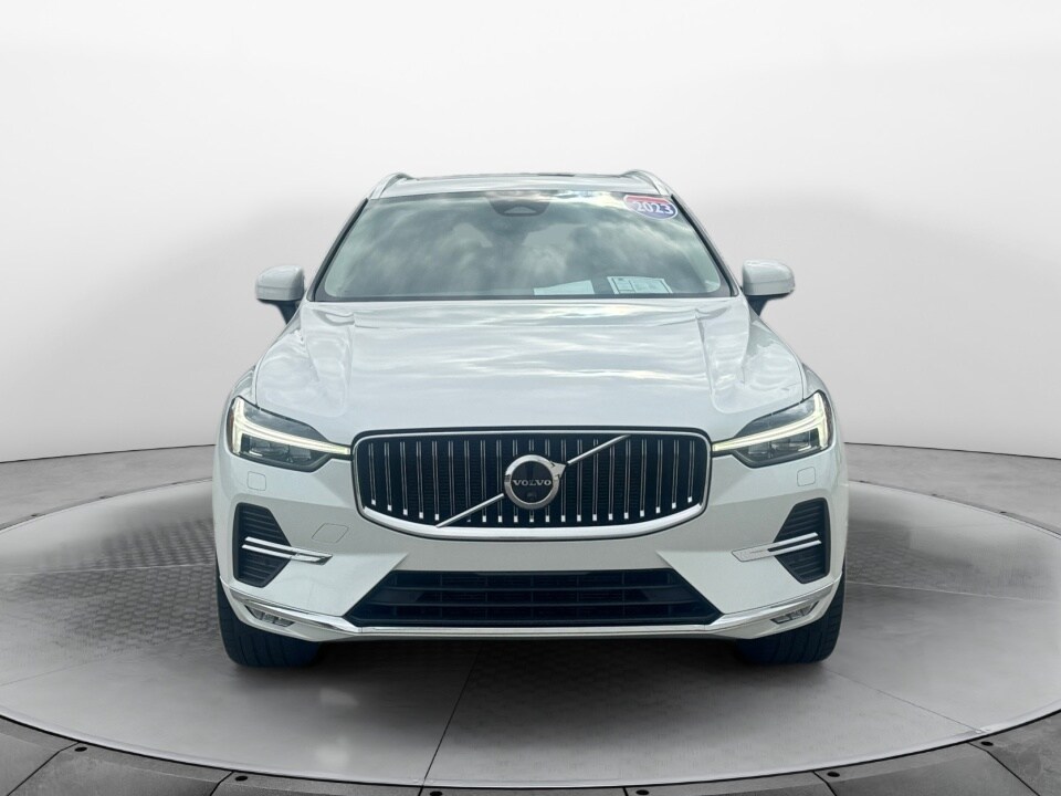 2023 Volvo XC60 B5 Ultimate photo 2