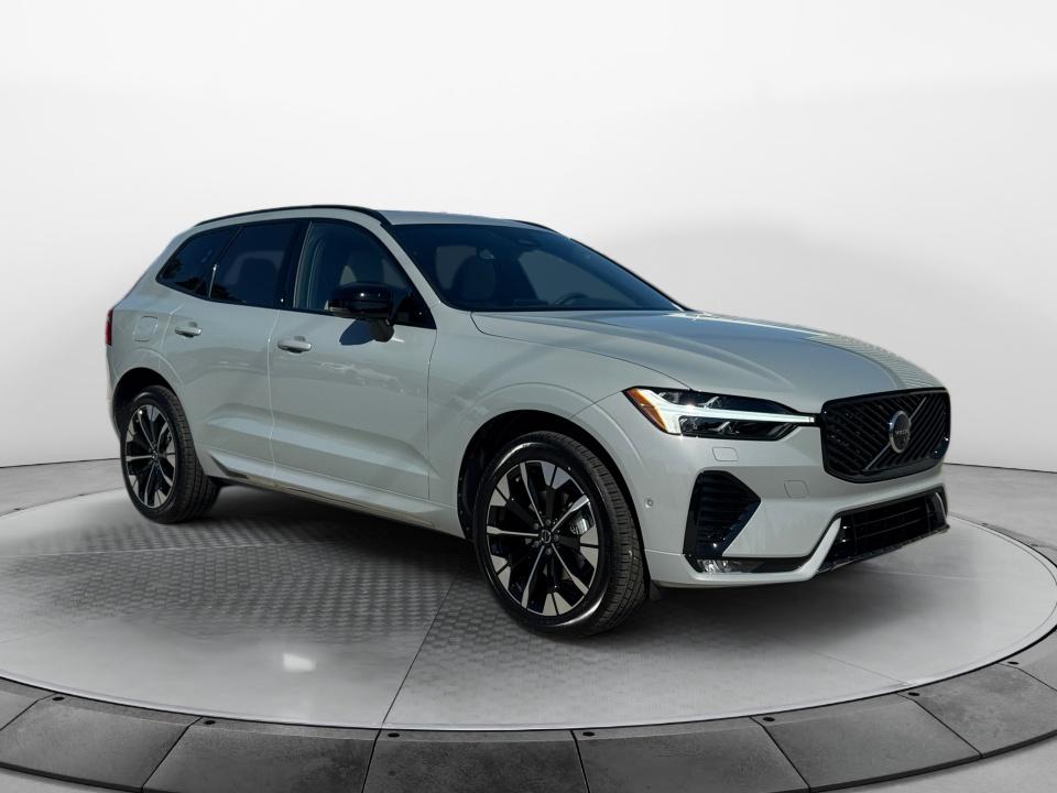 2027 Volvo XC60 B5 Plus AWD SUV YV4M22RC8V1571321